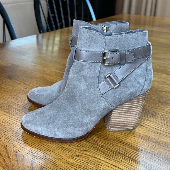 ⭐️ Cole Haan Minna Suede Buckle Gray Ankle Boots Booties Block Heel Size 8 B - Picture 3 of 12